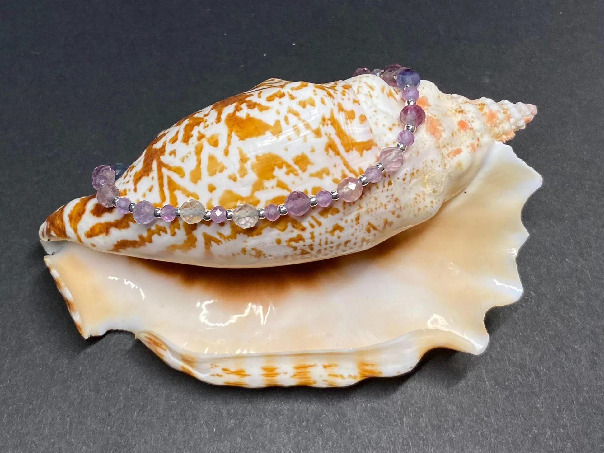 Bransoletka zodiakalna „Ryby” na gumce