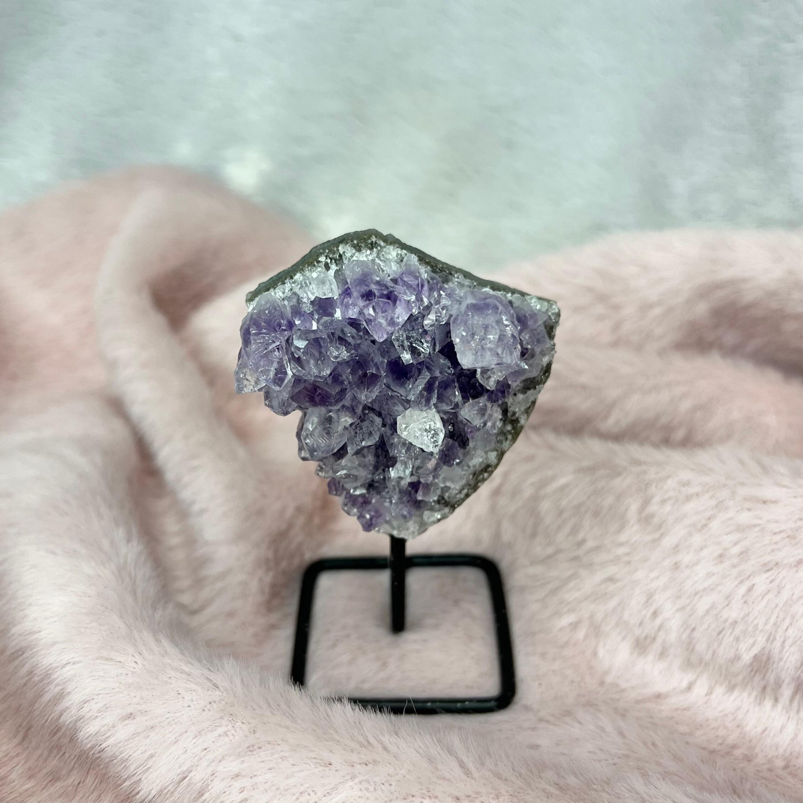 Ametyst na stojaku [1] (surowy)