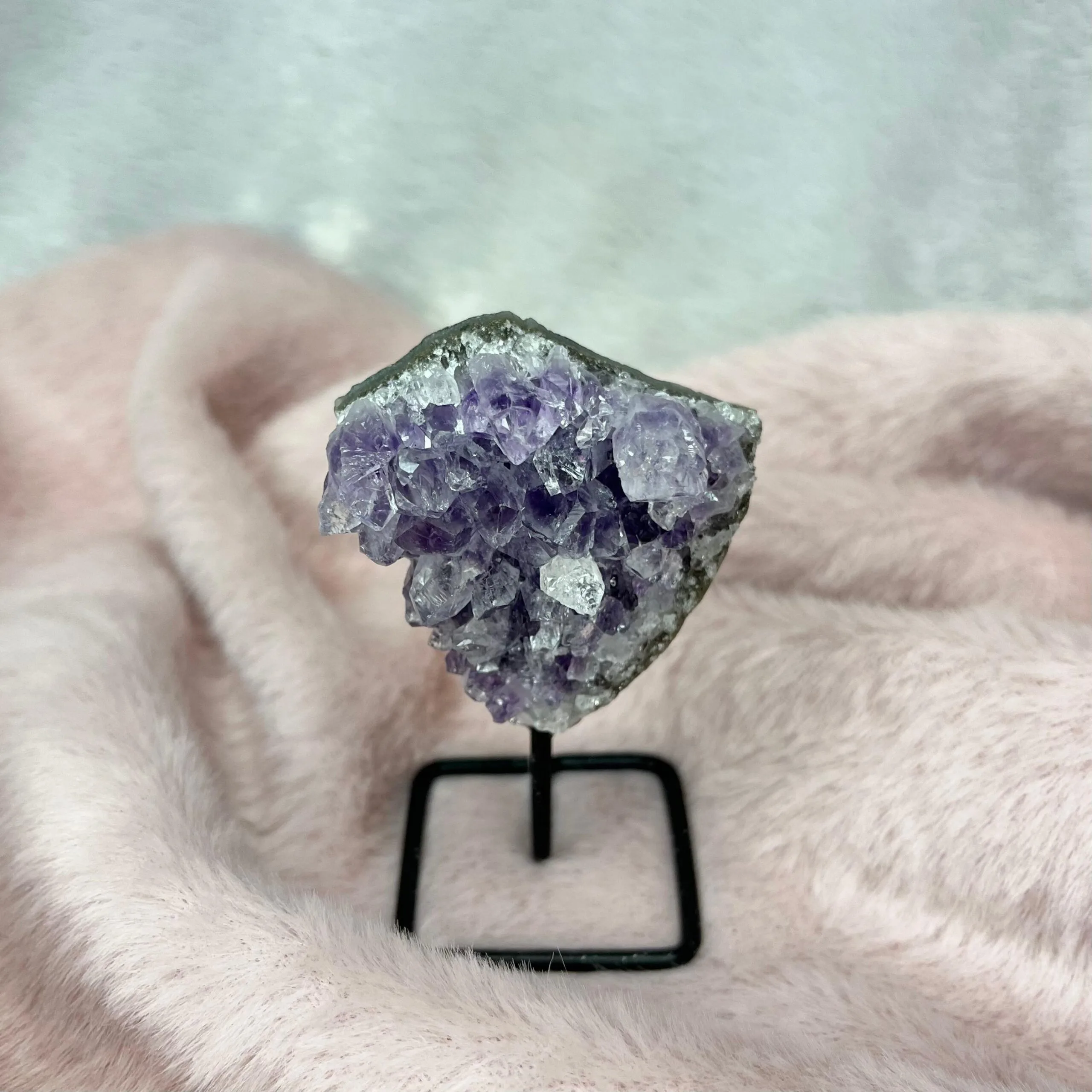 Ametyst na stojaku [1] (surowy)