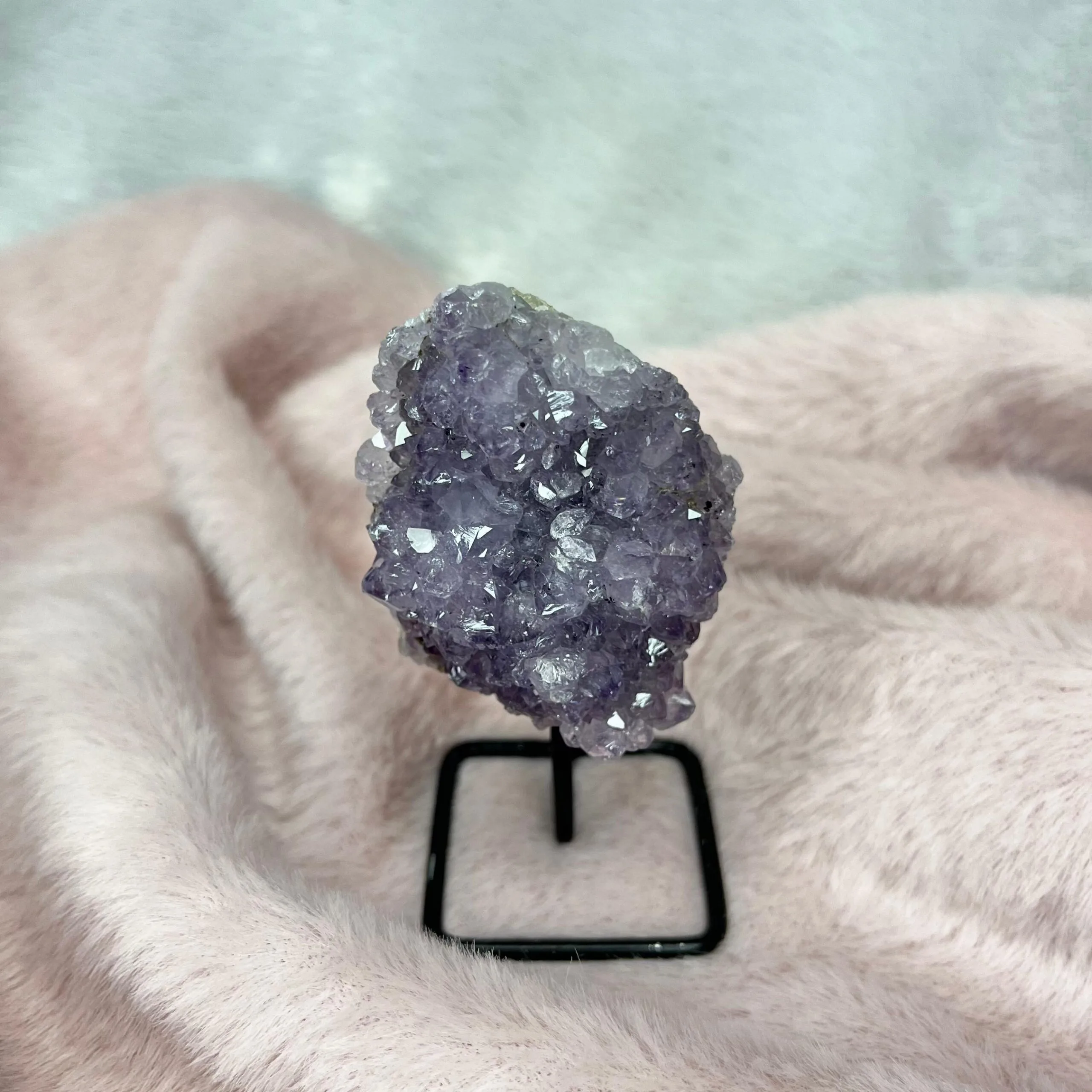 Ametyst na stojaku [3] (surowy)