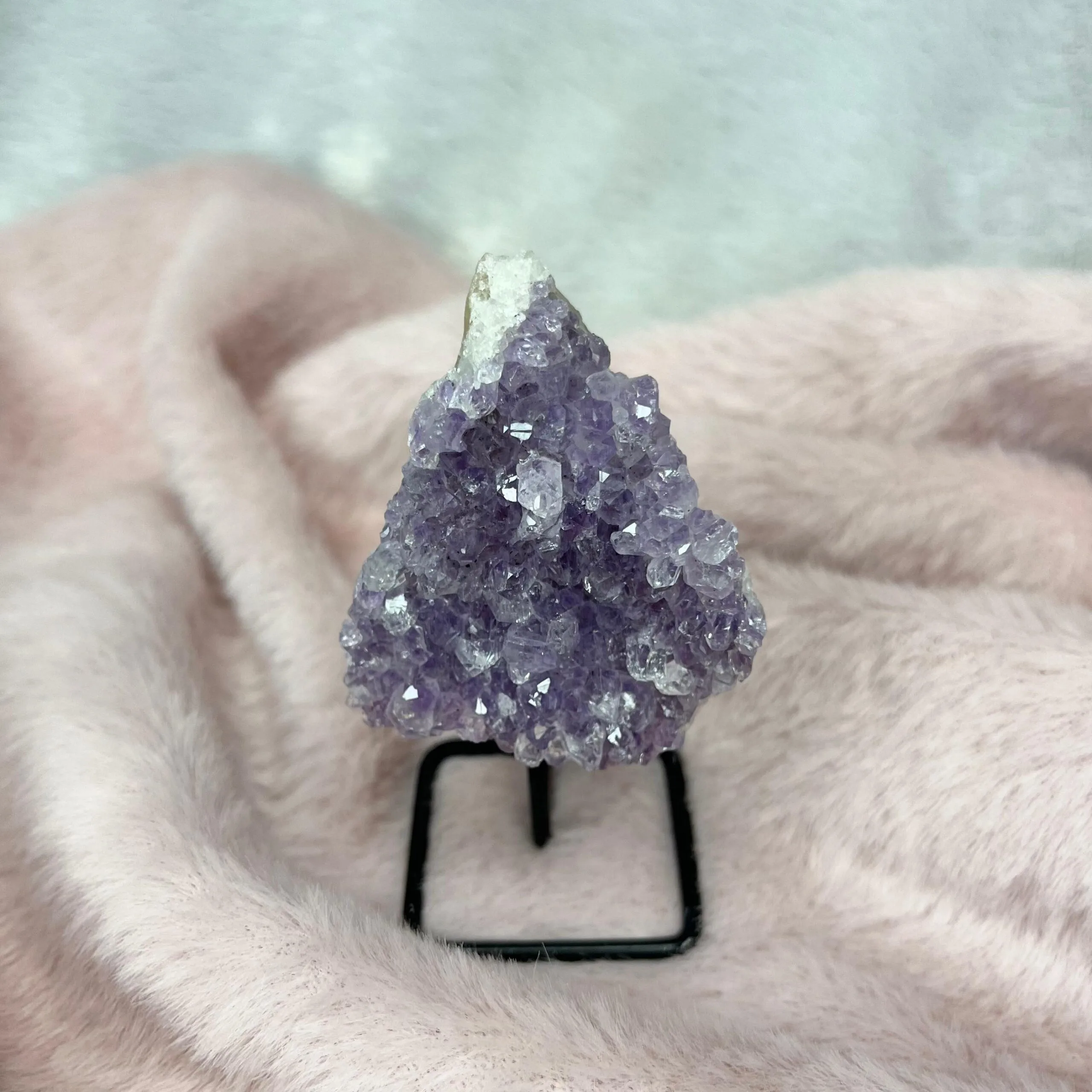 Ametyst na stojaku [4] (surowy)