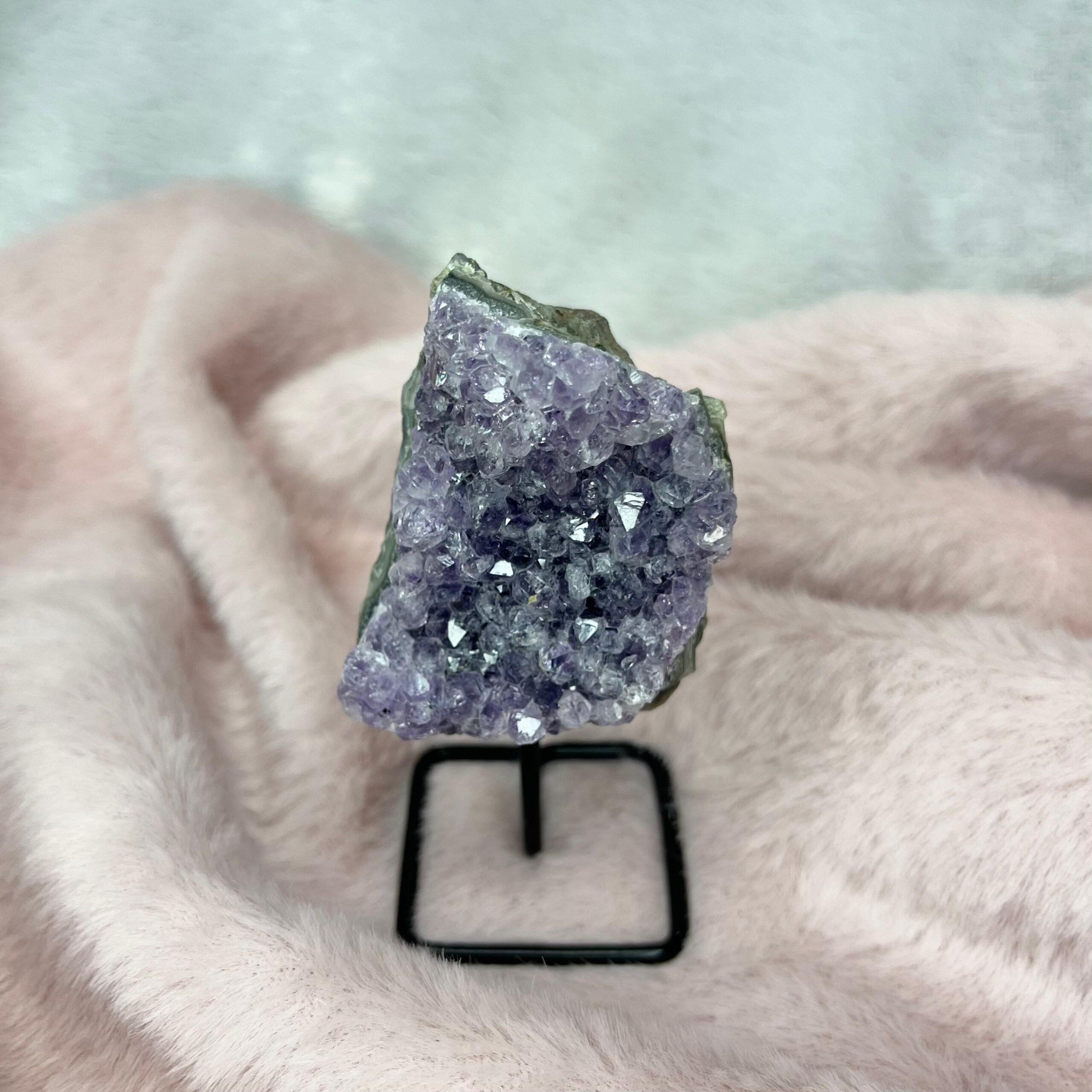 Ametyst na stojaku [6] (surowy)