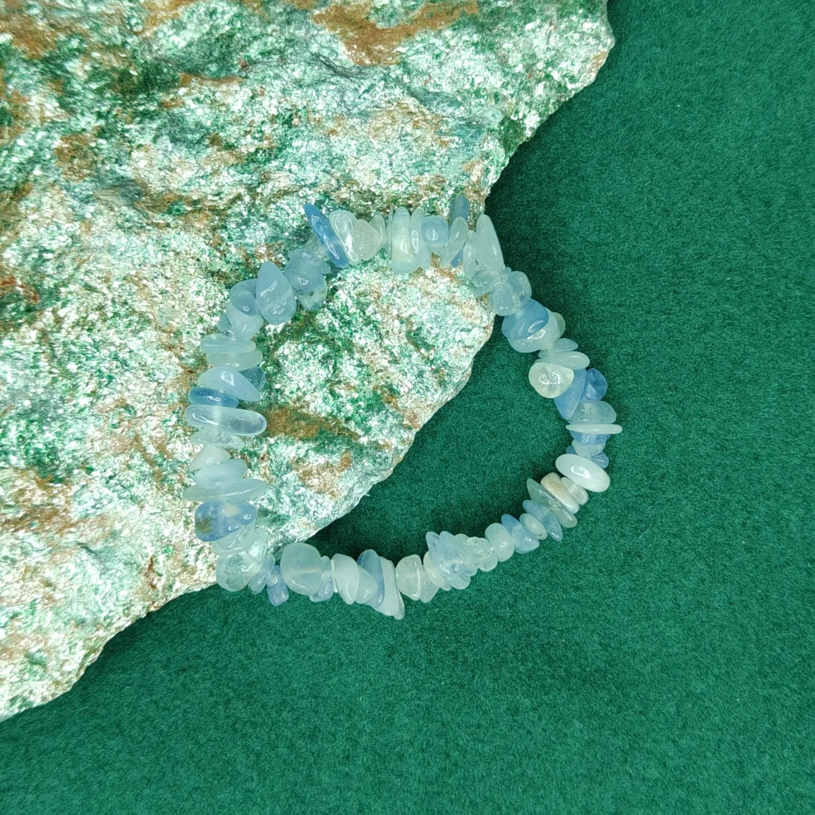 Bransoletka „Akwamaryn” z drobnych kamieni