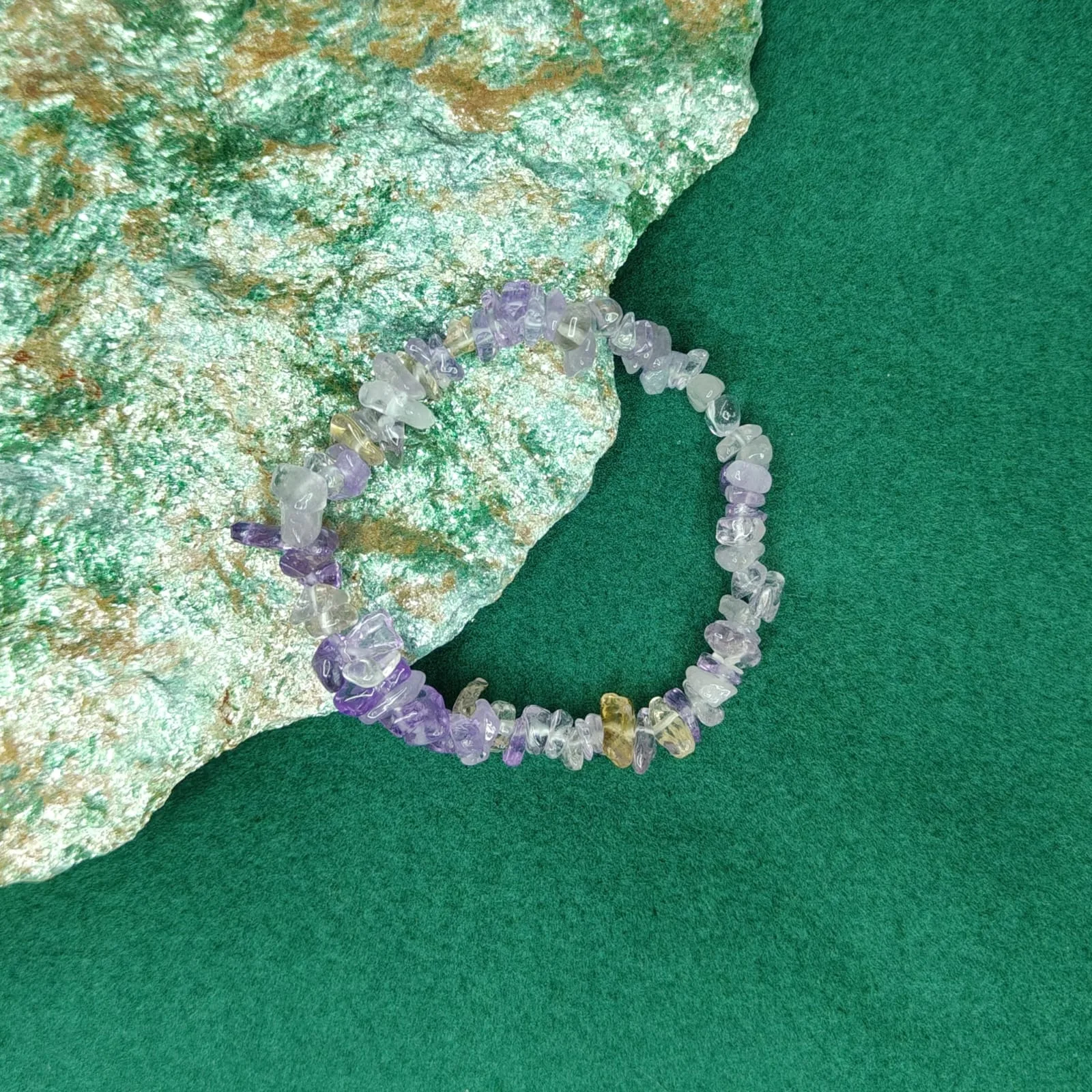 Bransoletka „Ametryn” z drobnych kamieni