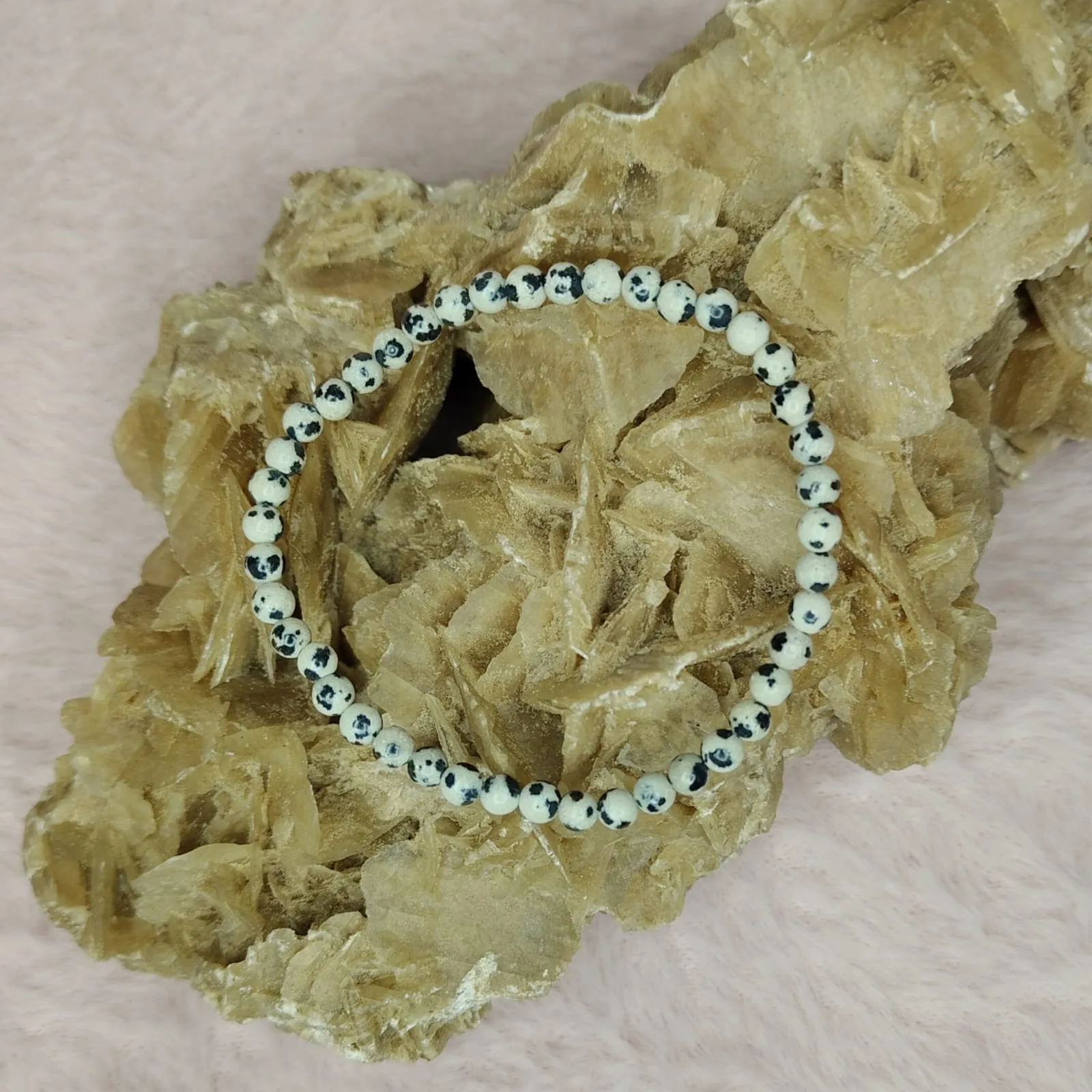 Bransoletka „Jaspis dalmatyńczyk” na gumce