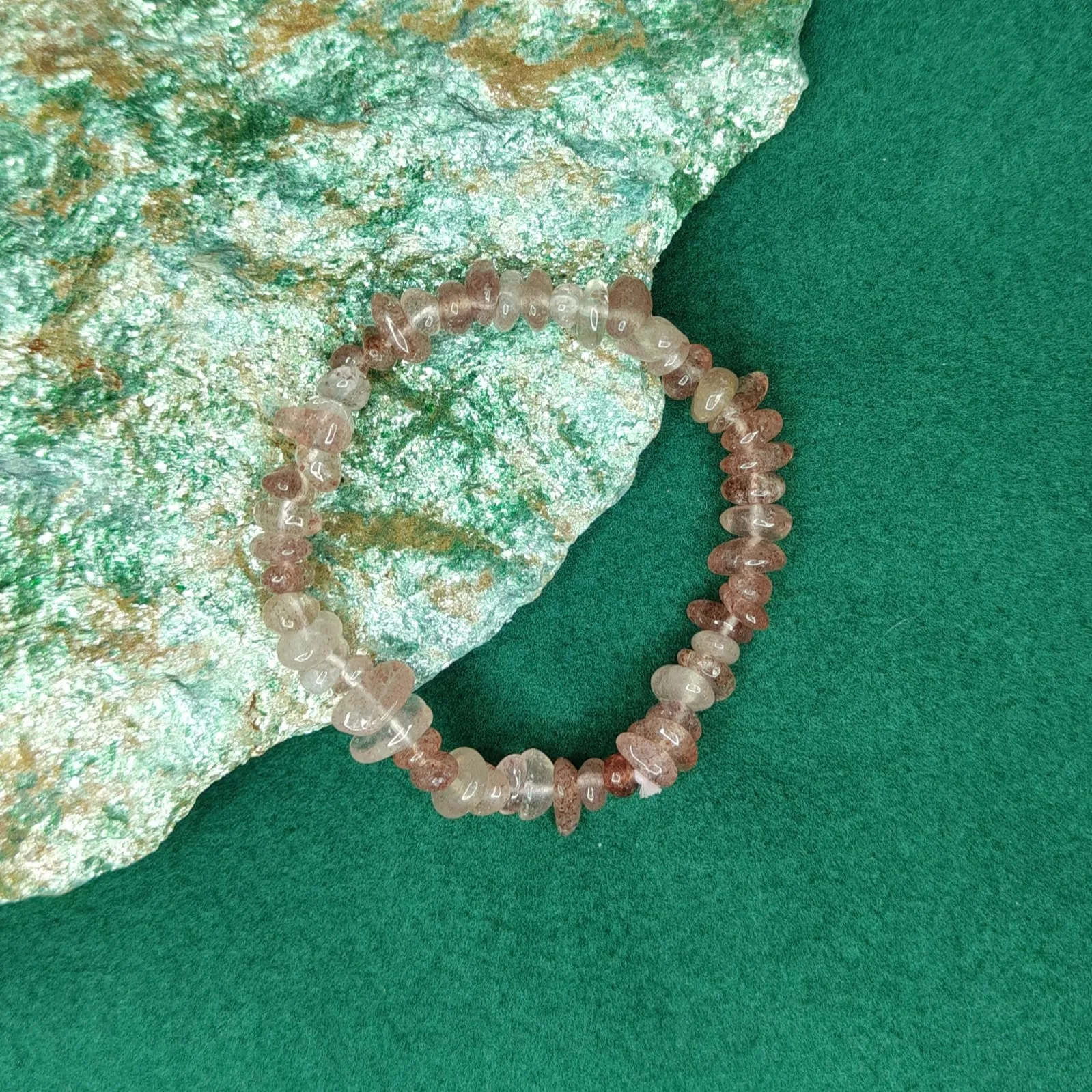 Bransoletka „Kwarc truskawkowy” z drobnych kamieni