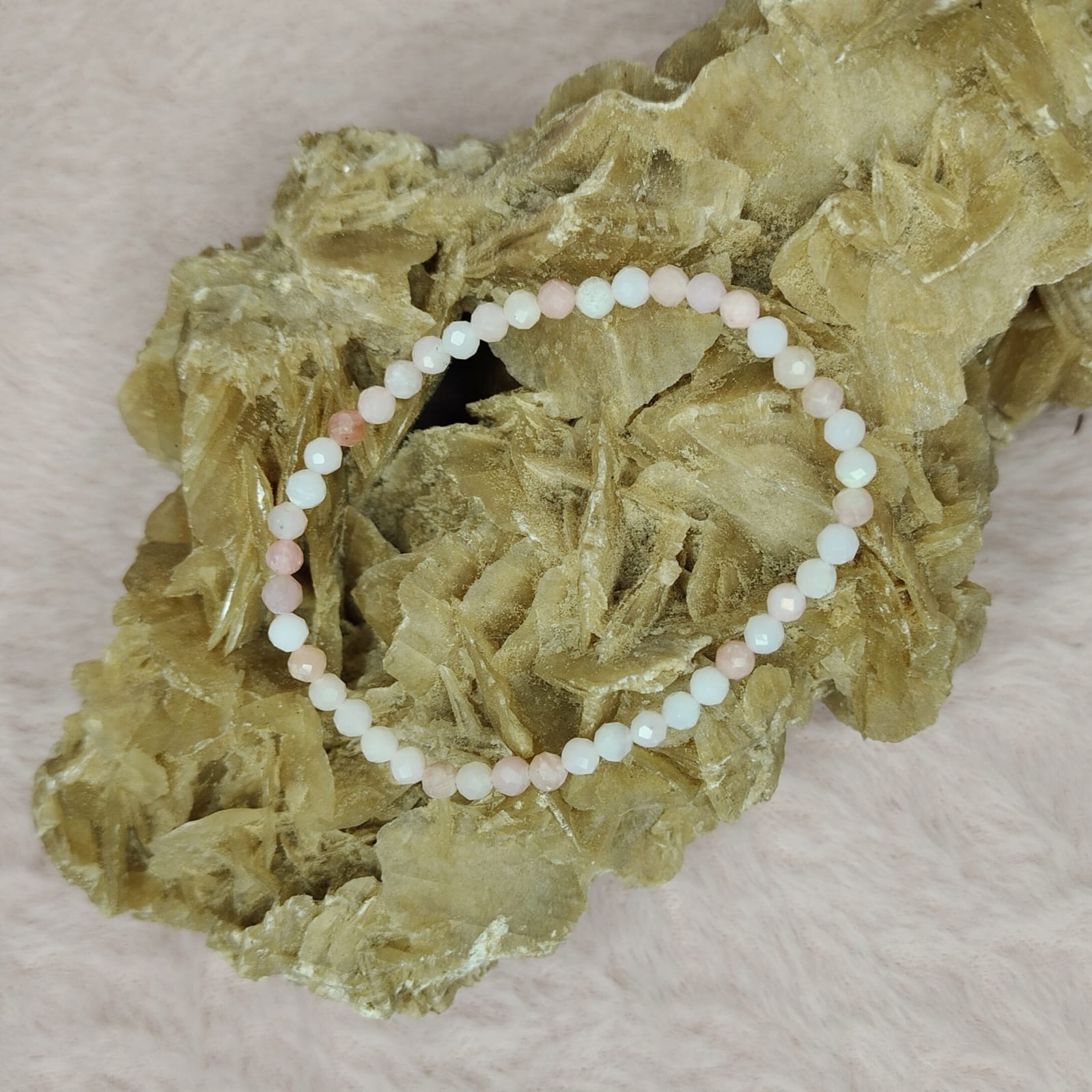 Bransoletka „Opal różowy” na gumce