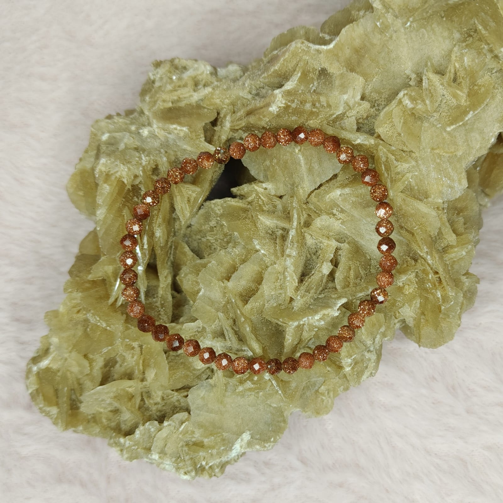 Bransoletka „Piasek pustyni” na gumce