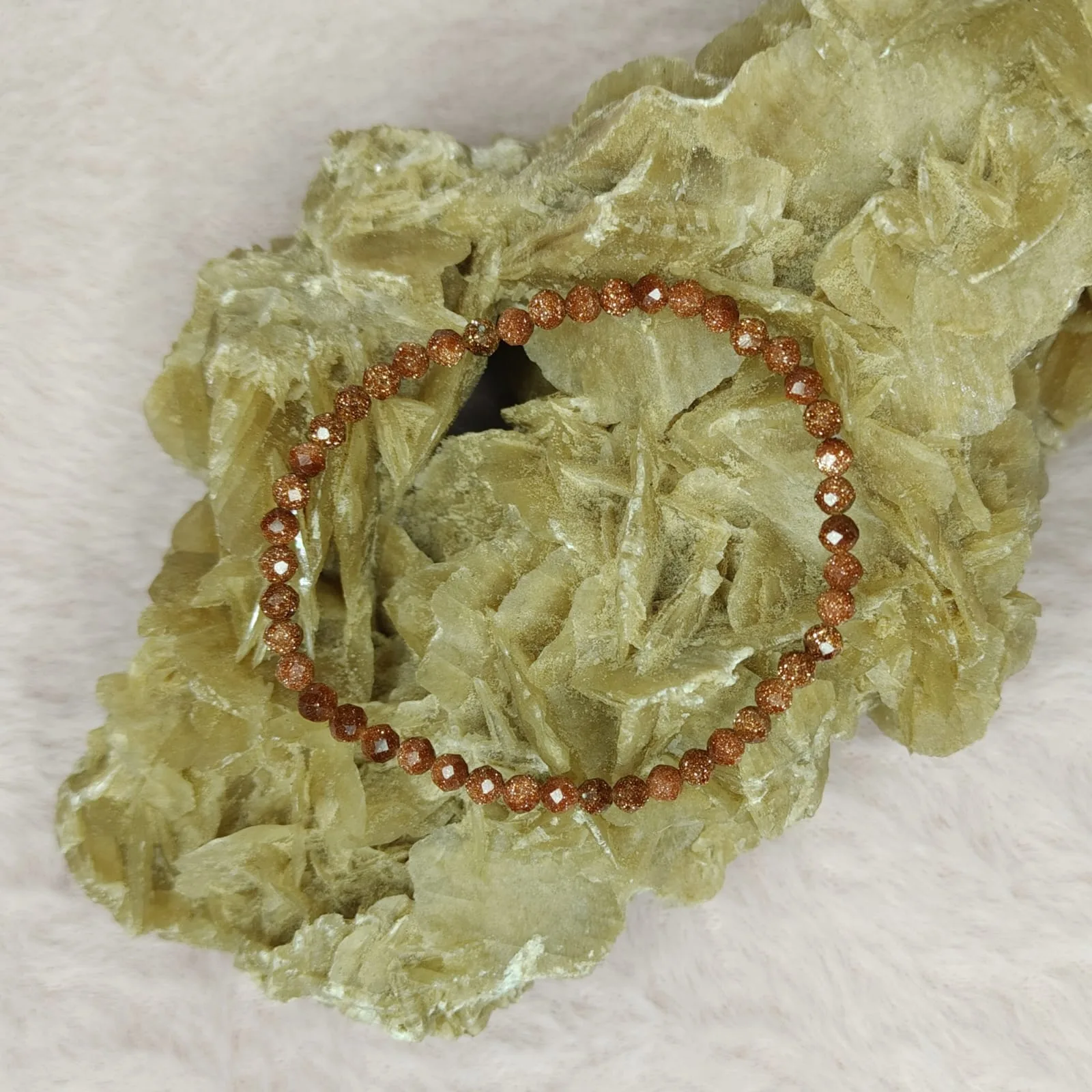 Bransoletka „Piasek pustyni” na gumce