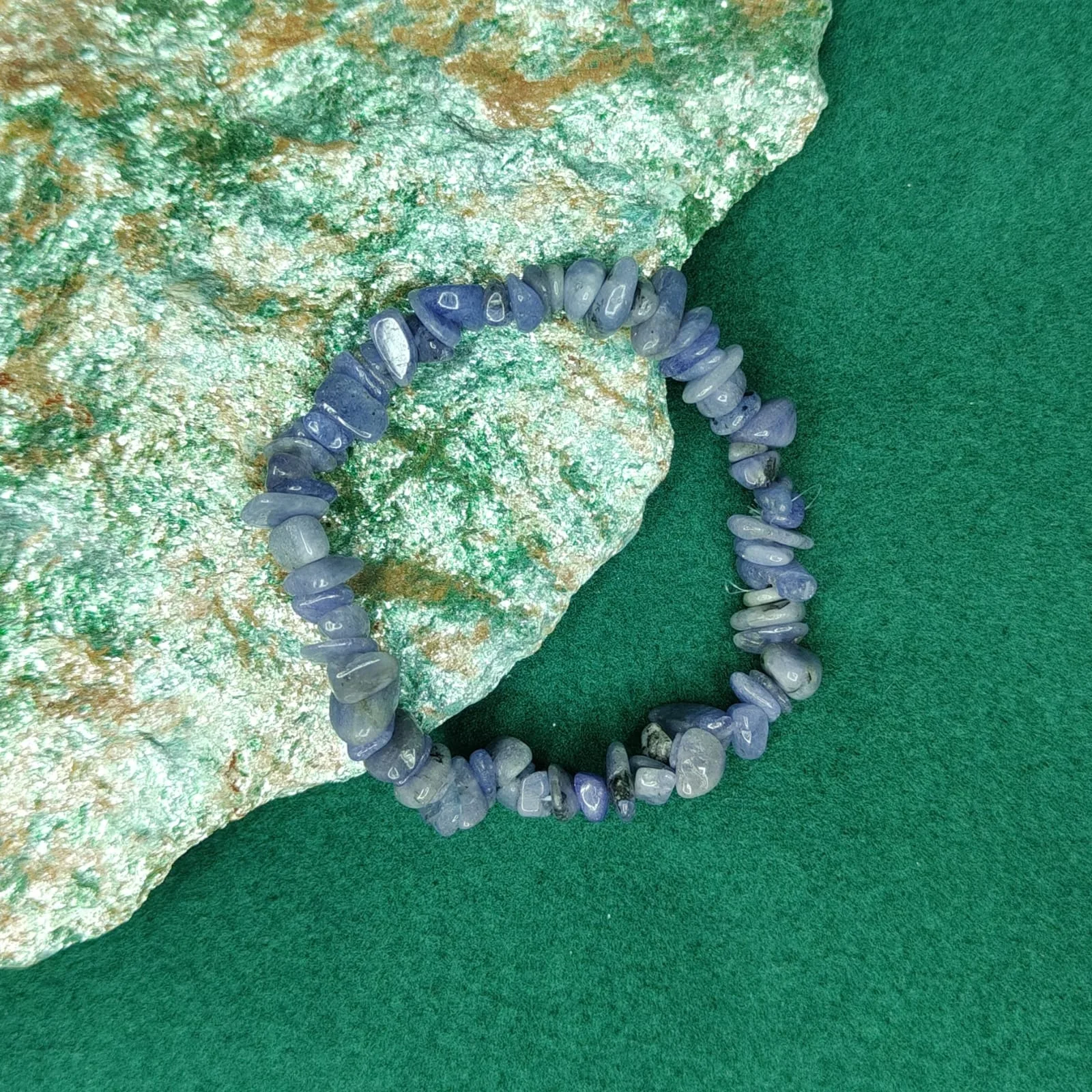 Bransoletka „Tanzanit” z drobnych kamieni