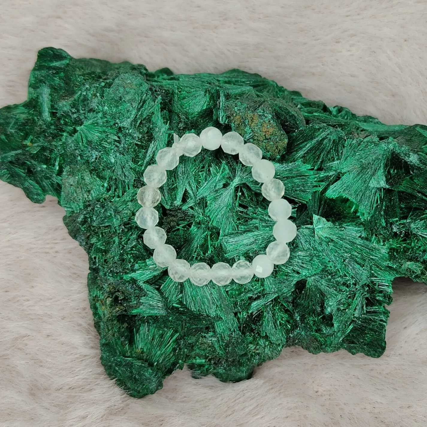 Pierścionek „Kamień księżycowy” na gumce