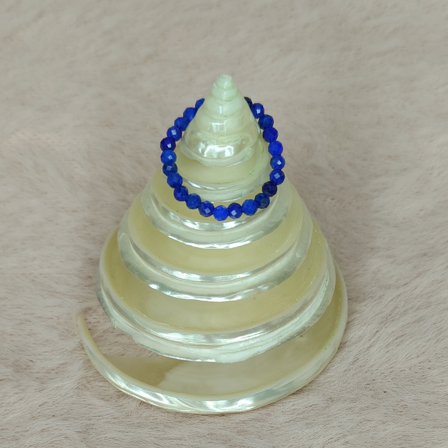 Pierścionek „Lapis lazuli” na gumce