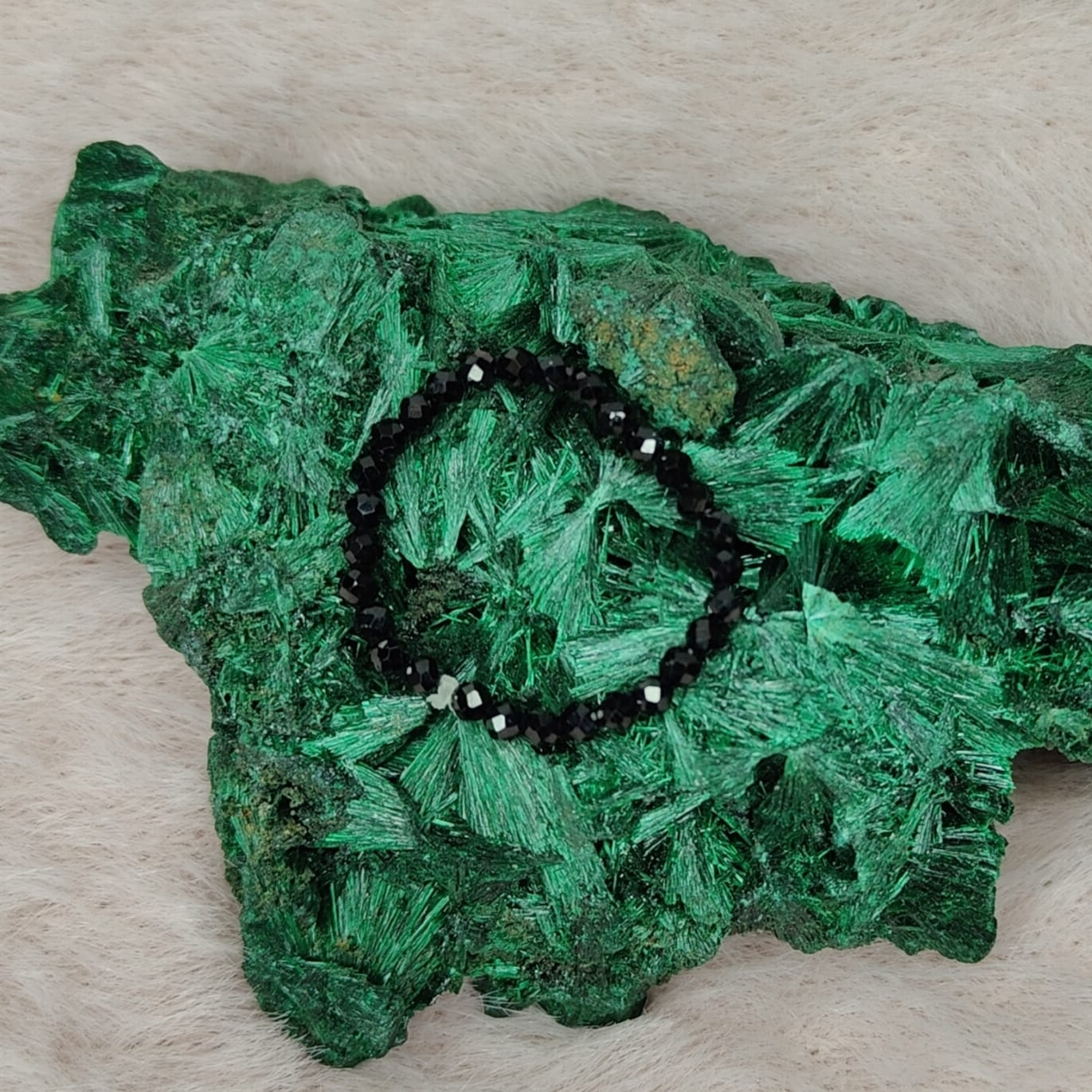 pierścionek turmalin czarny na gumce