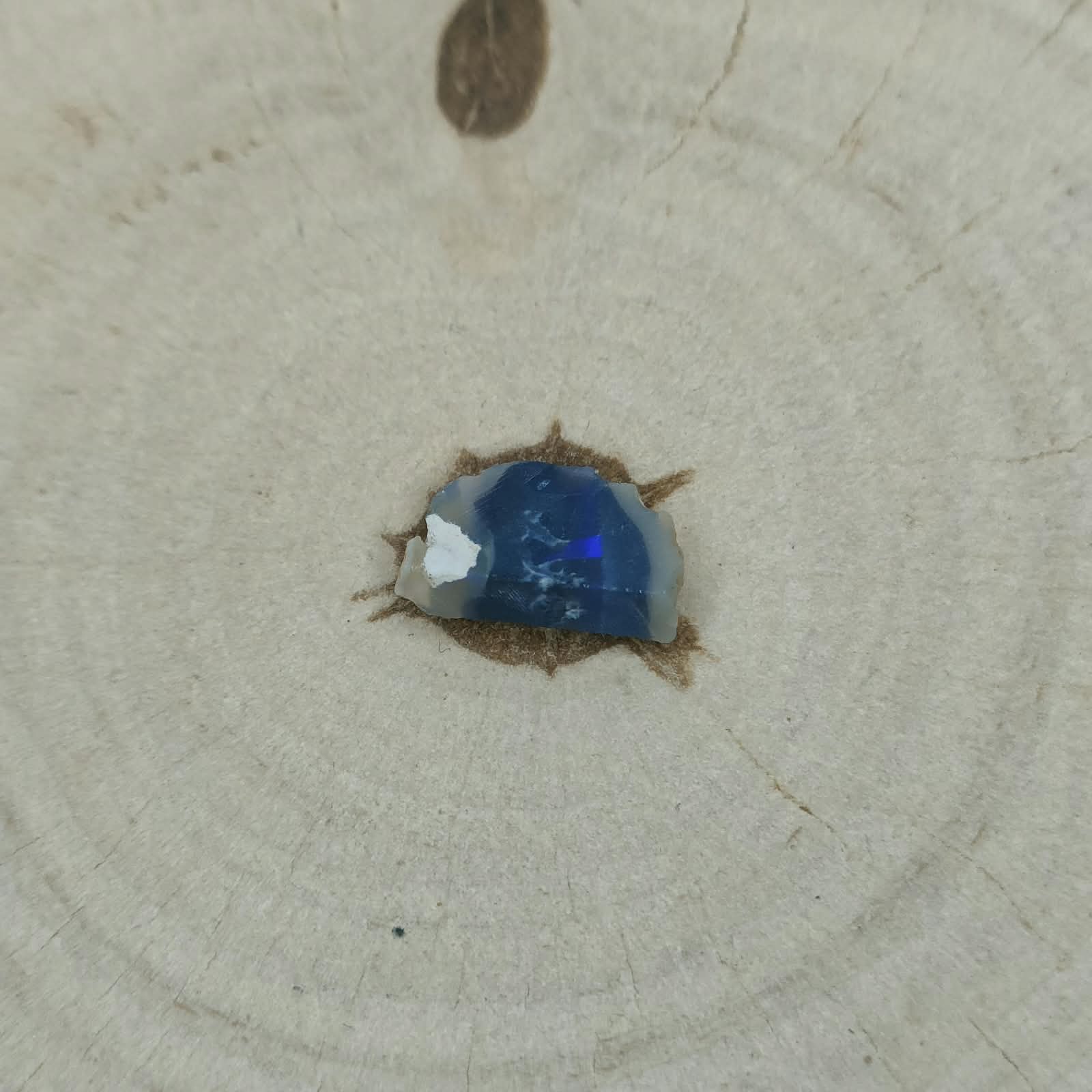 Opal czarny okaz